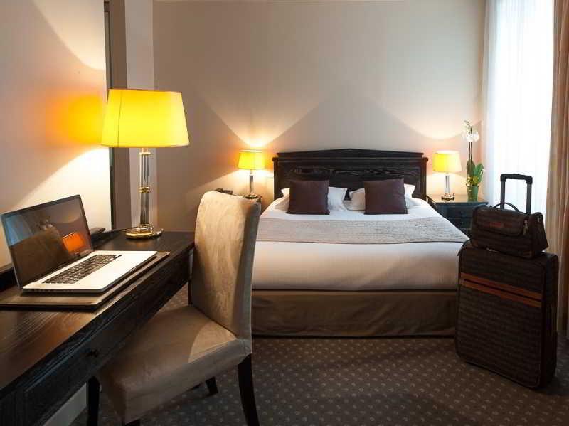 Hotel Restaurant Napoleon Фонтенбло Экстерьер фото