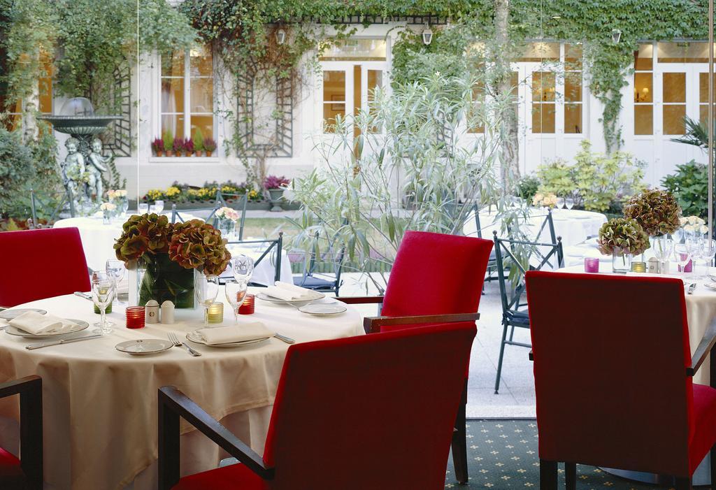 Hotel Restaurant Napoleon Фонтенбло Ресторан фото
